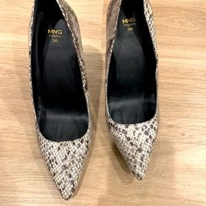 Mango | snakeskin print pumps | Size US:6 UK:36